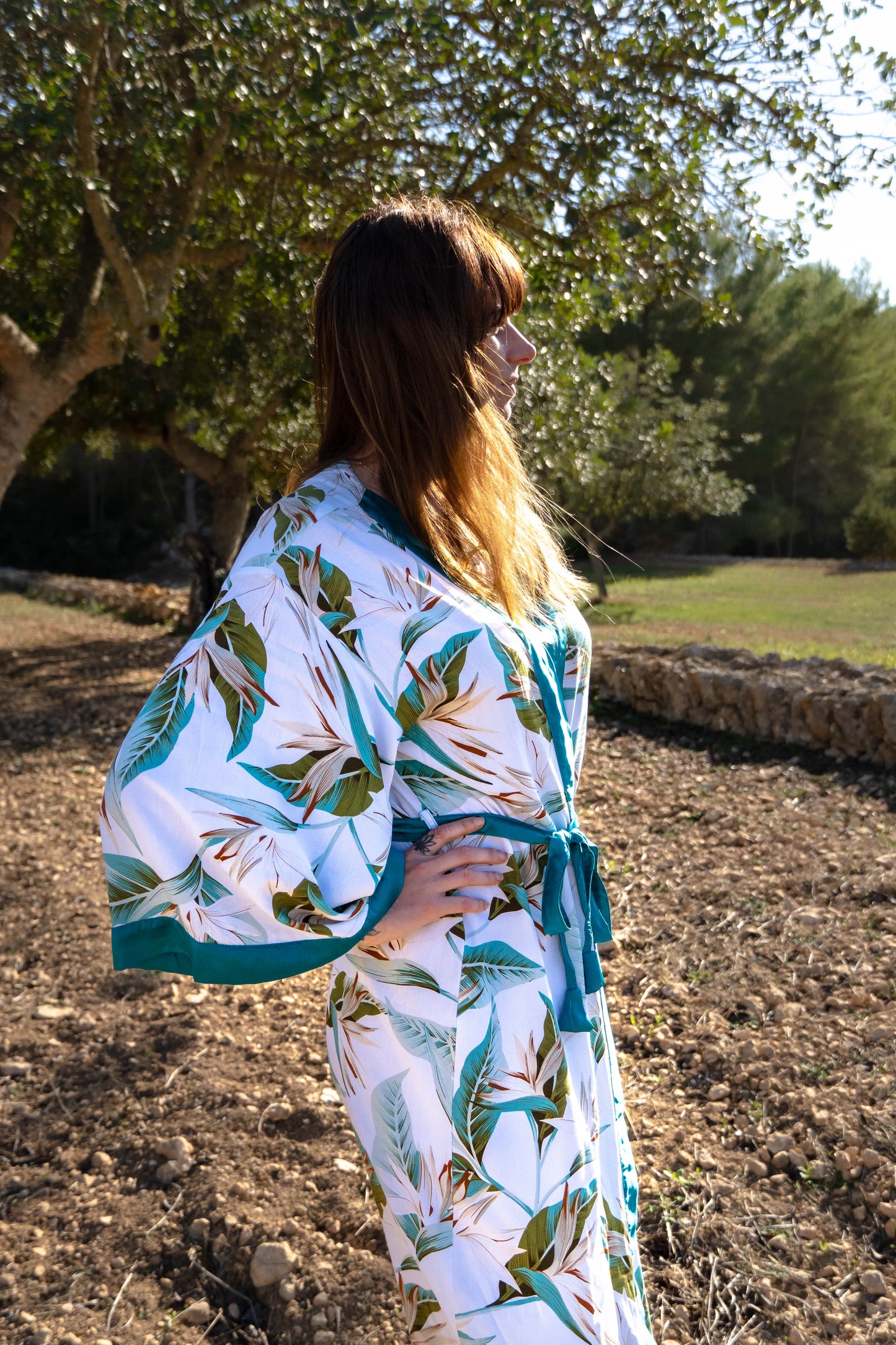 HAWAI 1 KIMONO PRENIUM QUALITY SILK LACE & BELT ONE SIZE WHITE/GREEN FAFUCOLLECTION