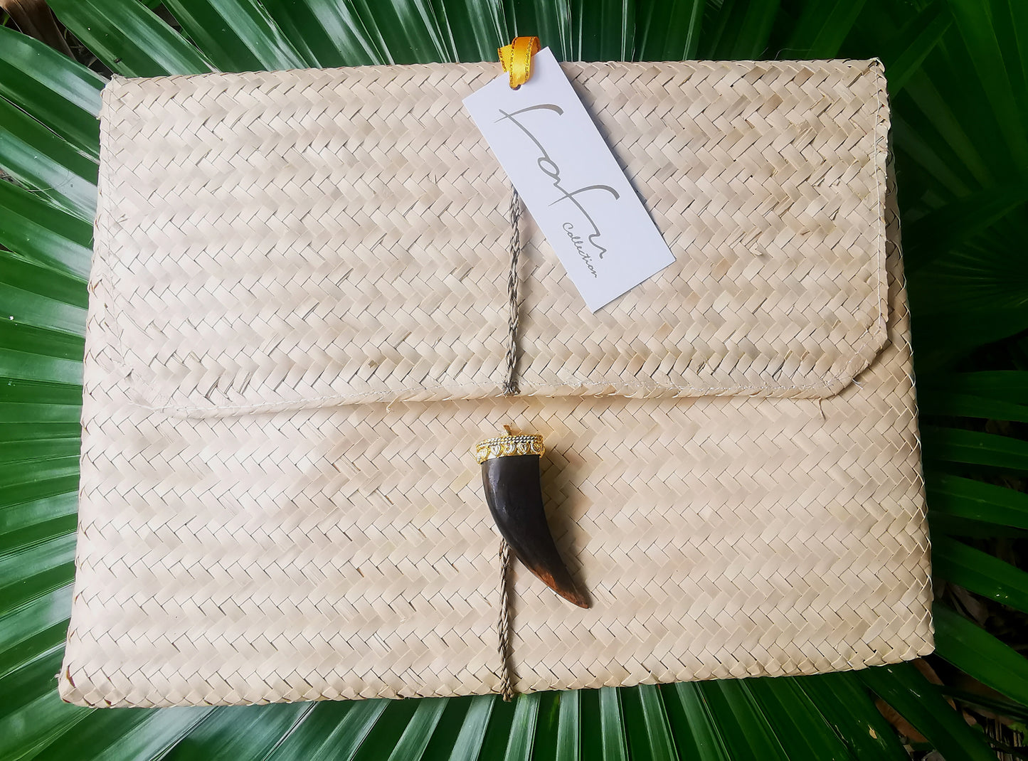 BAG POCKET PALM LEAF HOME MADE 30 x 22 cm COW HORN BLACK & NATURAL COLOR FAFUCOLLECTION